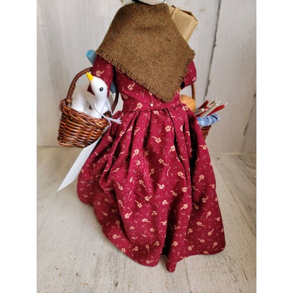 Byers Choice colonial Williamsburg market woman gifts Xmas home decor - Picture 7 of 10